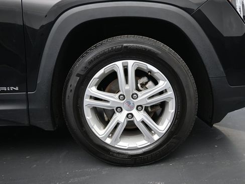 Used 2024 GMC Terrain SLE image 10