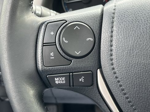 Used 2018 Toyota RAV4 XLE image 23