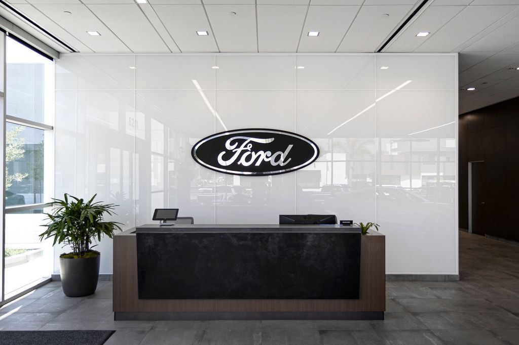 Used 2023 Ford F150 Lightning Lariat AWD/4WD image 24