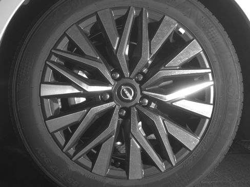 Used 2025 Nissan Altima 2.5 SV image 12