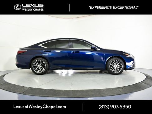 Used 2022 Lexus ES 350 w/ Premium Package image 4
