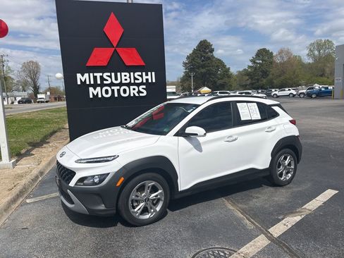 Used 2023 Hyundai Kona SEL w/ Cargo Package FWD image 5