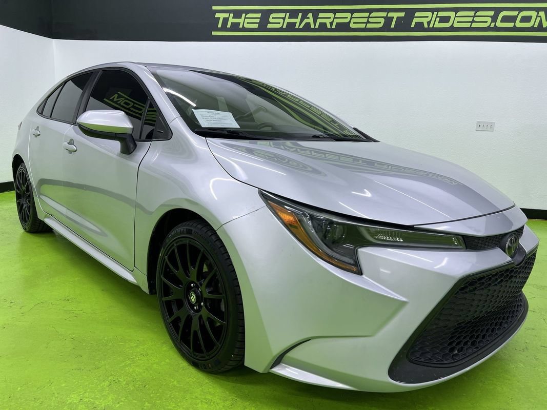 Used 2021 Toyota Corolla LE FWD image 2