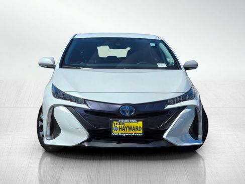 Used 2022 Toyota Prius Prime XLE FWD image 3