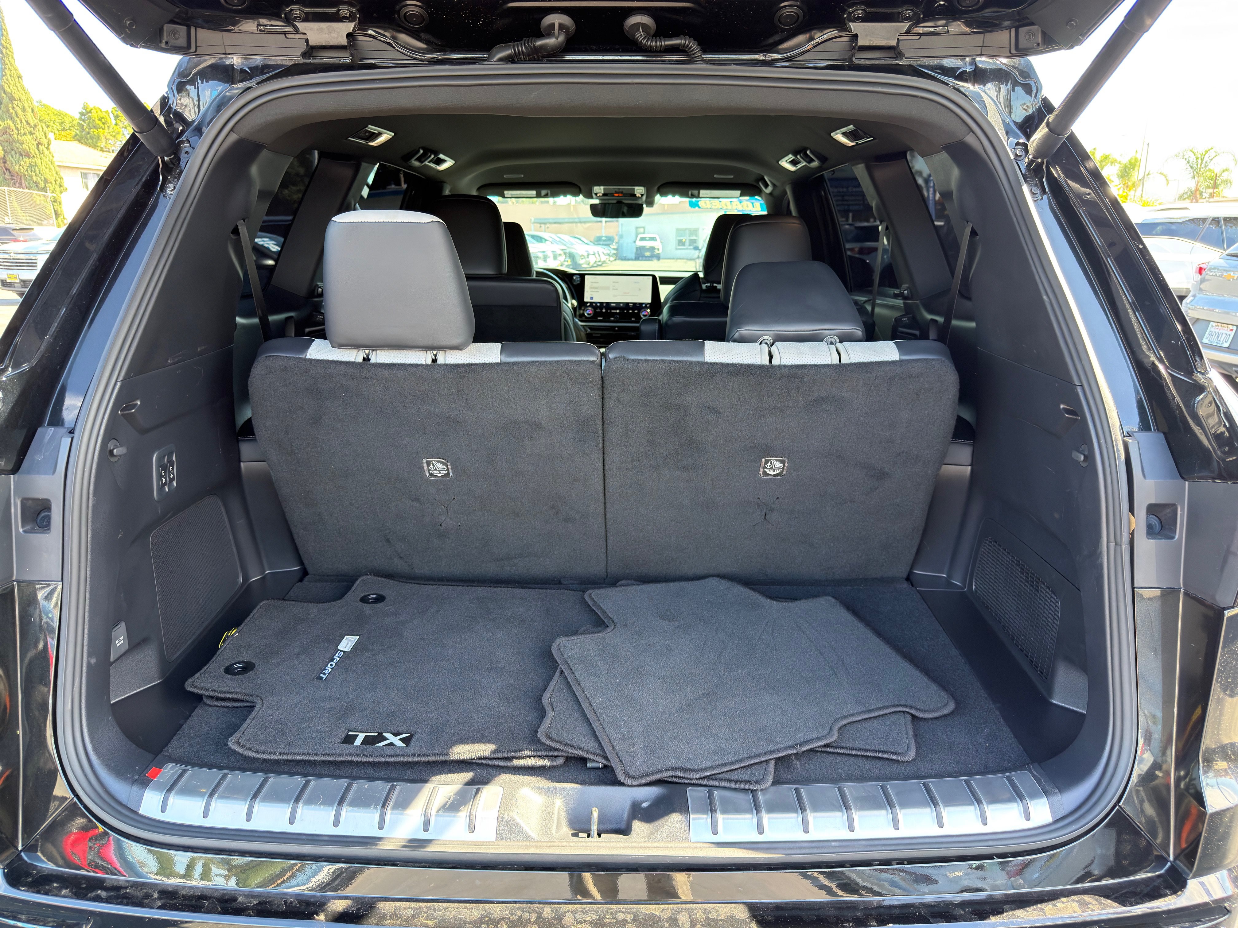 Used 2025 Lexus TX 500h AWD w/ Technology Package image 15