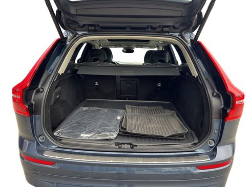 Certified 2023 Volvo XC60 B5 Core w/ Climate Package AWD/4WD image 6