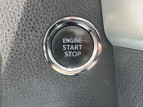 Used 2018 Toyota Highlander Limited Platinum w/ Protection Package #3 image 28