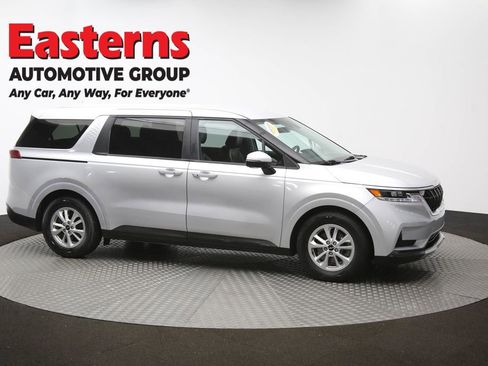 Used 2022 Kia Carnival LX image 46