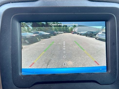 Used 2020 Jeep Renegade Latitude w/ Cold Weather Group AWD/4WD image 13