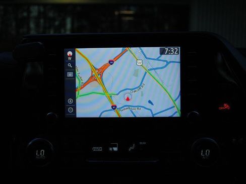 Used 2020 Toyota Highlander XLE image 22