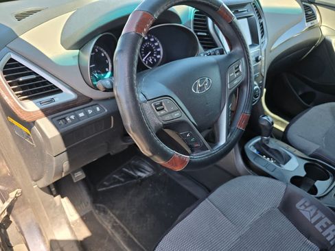 Used 2017 Hyundai Santa Fe SE FWD image 12