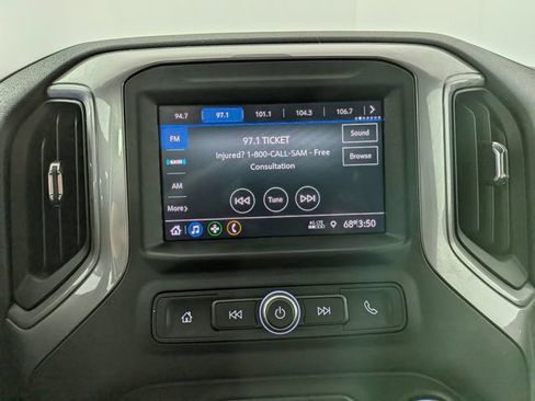 Used 2020 Chevrolet Silverado 1500 Custom w/ Custom Value Package AWD/4WD image 20