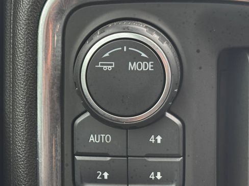 Used 2021 Chevrolet Silverado 1500 RST w/ Z71 Off-Road Package AWD/4WD image 32