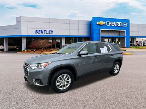 Used 2021 Chevrolet Traverse LT image 1