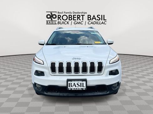 Used 2017 Jeep Cherokee Latitude w/ Cold Weather Group AWD/4WD image 3