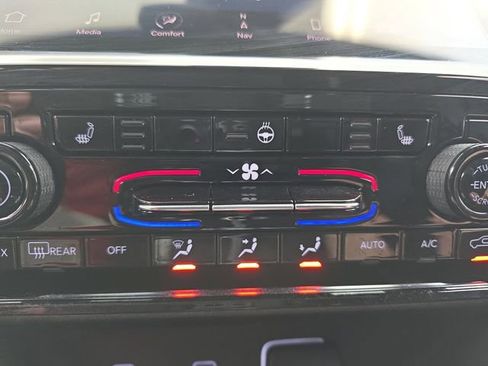 Used 2024 Jeep Grand Cherokee Limited image 37