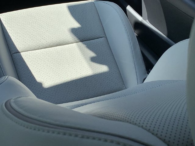 Used 2023 Toyota Prius Limited FWD image 33