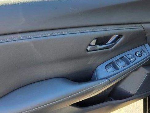 Used 2025 Nissan Sentra S image 19