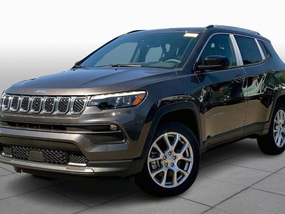 New 2023 Jeep Compass Latitude w/ Sun and Sound Group