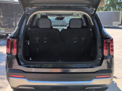 Used 2025 Kia Sorento SX image 23