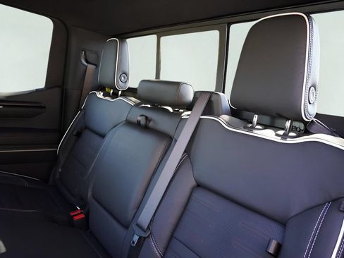 New 2026 GMC Sierra 1500 AT4X AWD/4WD image 34