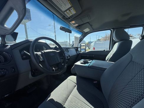 Used 2015 Ford F250 XL w/ Power Equipment Group image 10