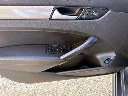 Used 2015 Volkswagen Passat 1.8T Limited Edition image 13