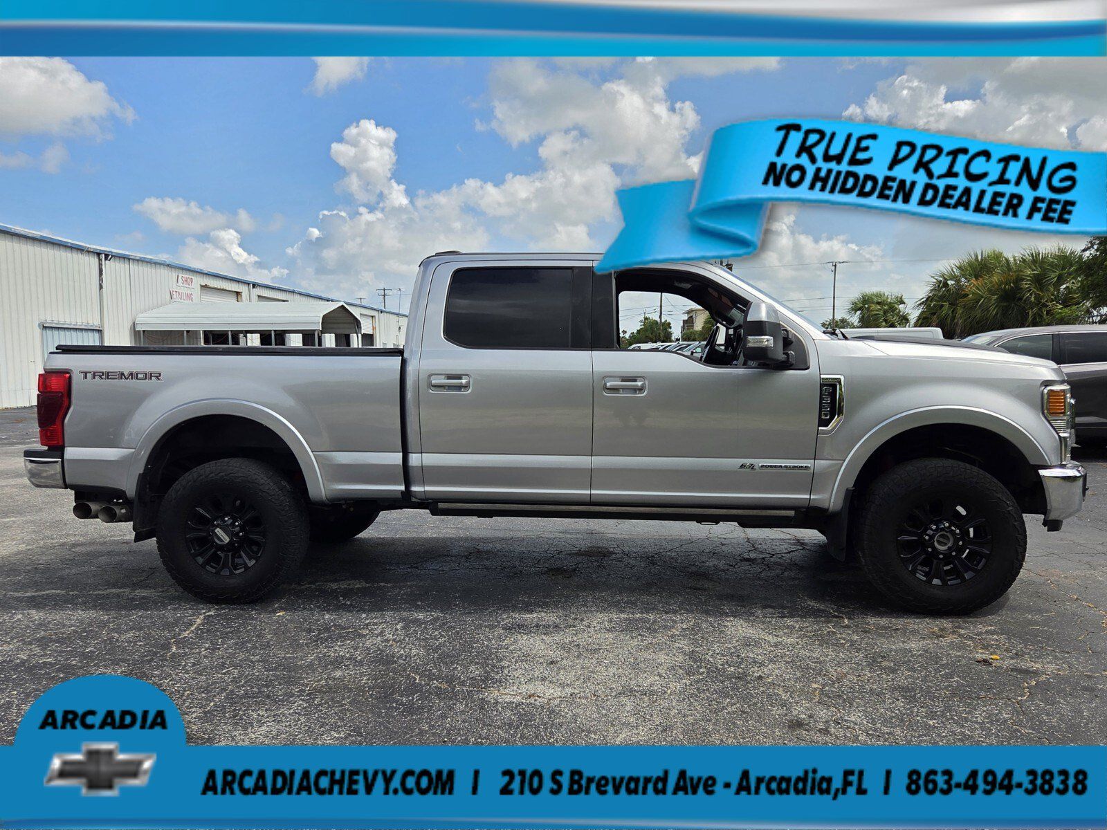 Used 2022 Ford F350 Lariat w/ Tremor Off-Road Package AWD/4WD image 3