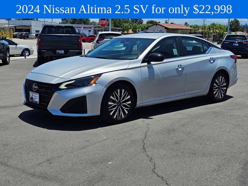 Used 2024 Nissan Altima 2.5 SV FWD image 4