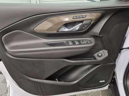 Used 2023 GMC Terrain Denali image 22