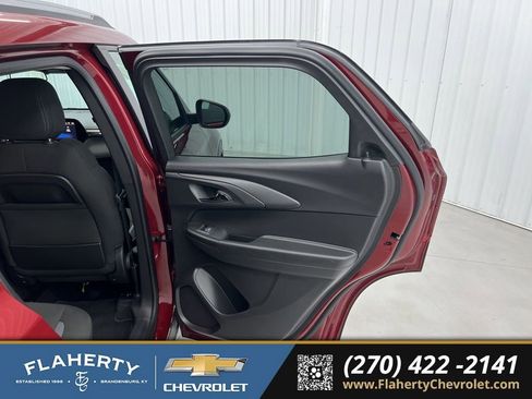 Used 2025 Chevrolet TrailBlazer LT image 12