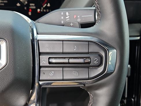 Used 2025 GMC Yukon Denali image 18