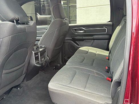 Used 2022 RAM 1500 Big Horn AWD/4WD image 9