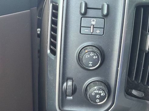 Used 2015 Chevrolet Silverado 2500 LTZ w/ Duramax Plus Package AWD/4WD image 20