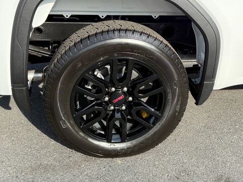 New 2026 GMC Sierra 1500 Elevation image 11