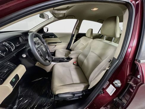 Used 2017 Honda Accord LX image 19