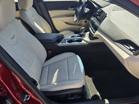 Used 2021 Cadillac CT4 Premium Luxury RWD image 3