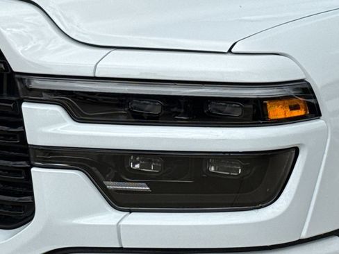 New 2026 RAM 2500 Laramie AWD/4WD image 4