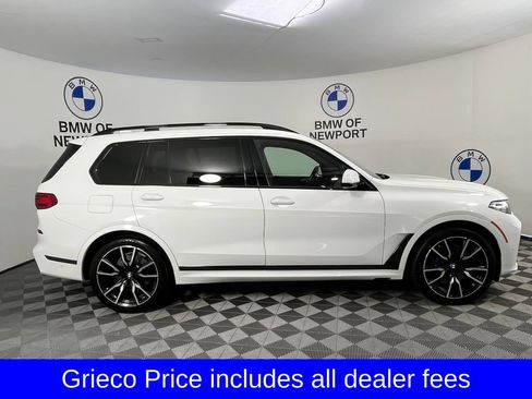 Used 2021 BMW X7 xDrive40i w/ M Sport Package AWD/4WD image 11