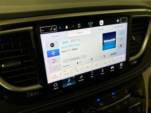 Used 2023 Chrysler Pacifica Limited image 27