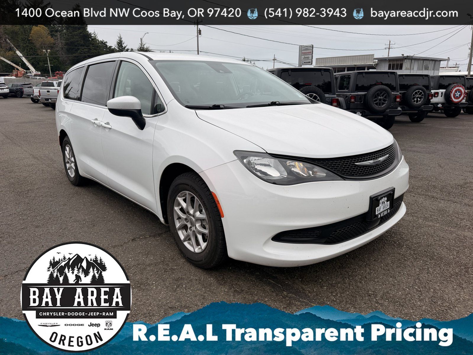 Used 2023 Chrysler Voyager LX FWD image 3