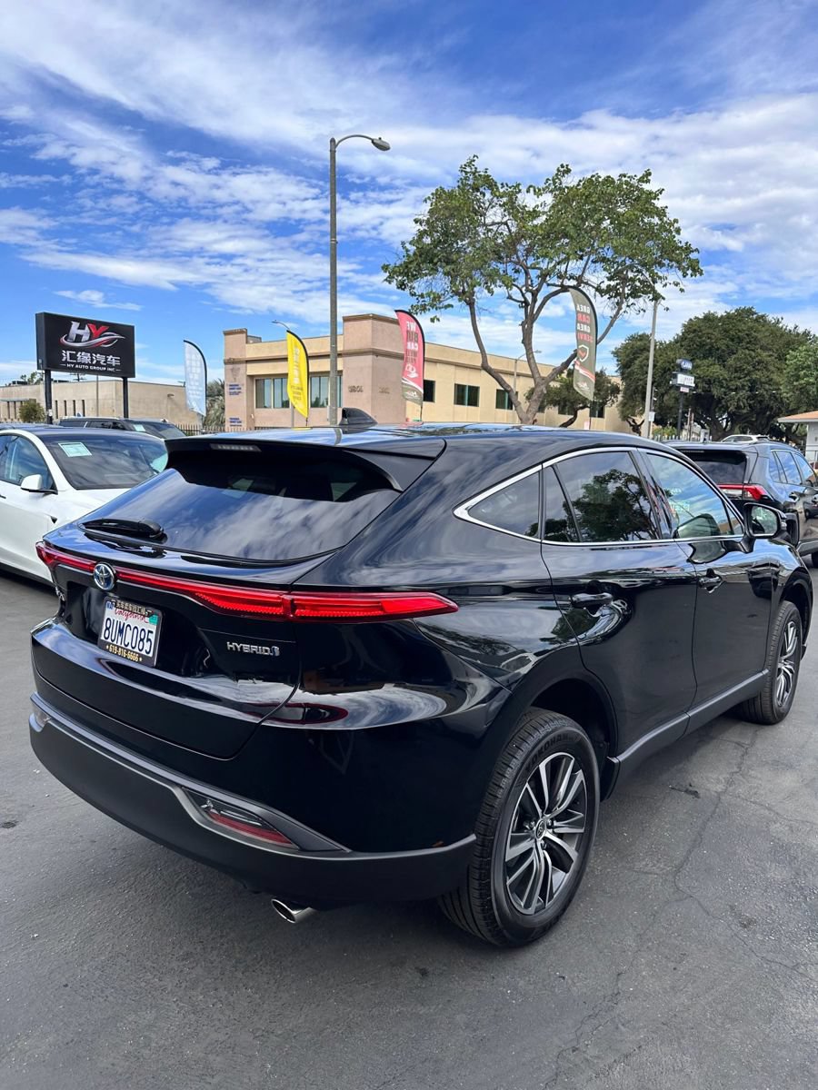 Used 2021 Toyota Venza LE AWD/4WD image 4