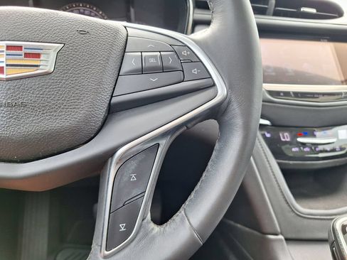 Used 2017 Cadillac XT5 Luxury w/ Driver Awareness Package FWD image 18