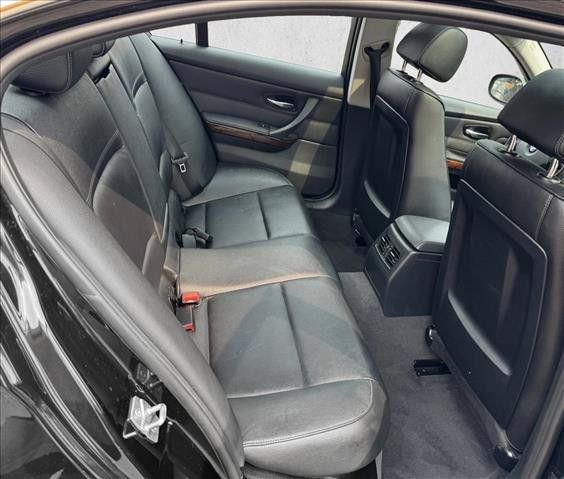 Used 2011 BMW 335i xDrive Sedan AWD/4WD image 19
