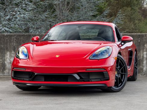 Certified 2025 Porsche 718 Cayman GT4 image 1