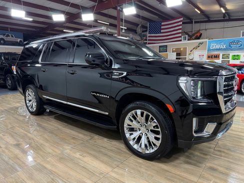 Used 2021 GMC Yukon XL SLT RWD image 3