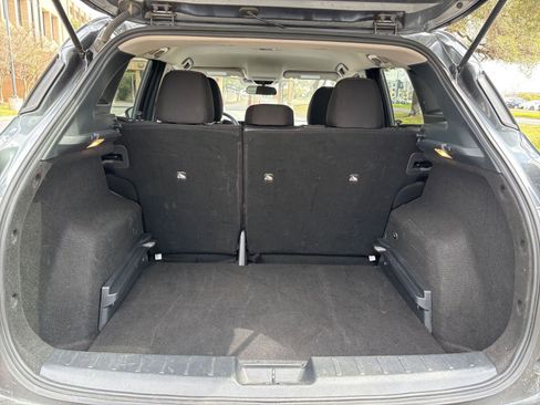 Used 2025 Nissan Kicks SV image 26