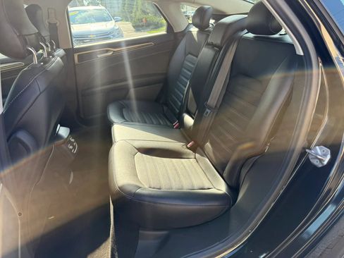 Used 2014 Ford Fusion SE w/ Equipment Group 202A FWD image 14