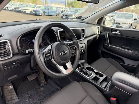 Used 2022 Kia Sportage LX image 16