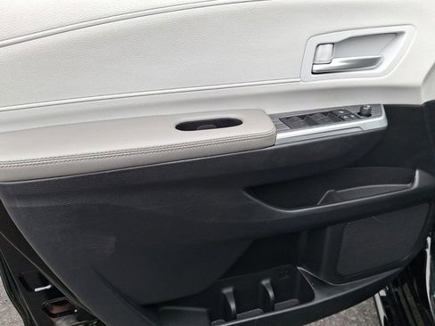 Certified 2025 Toyota Sienna XLE image 11